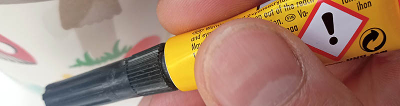 Image of a superglue tube